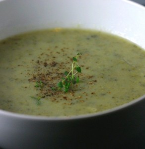 Simple Skinny Broccoli Soup